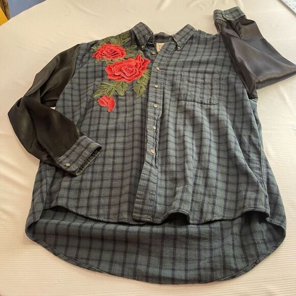 Furst Of A Kind Embroidered Plaid Oversized Button Down Flannel Shirt One Size - Picture 5 of 9